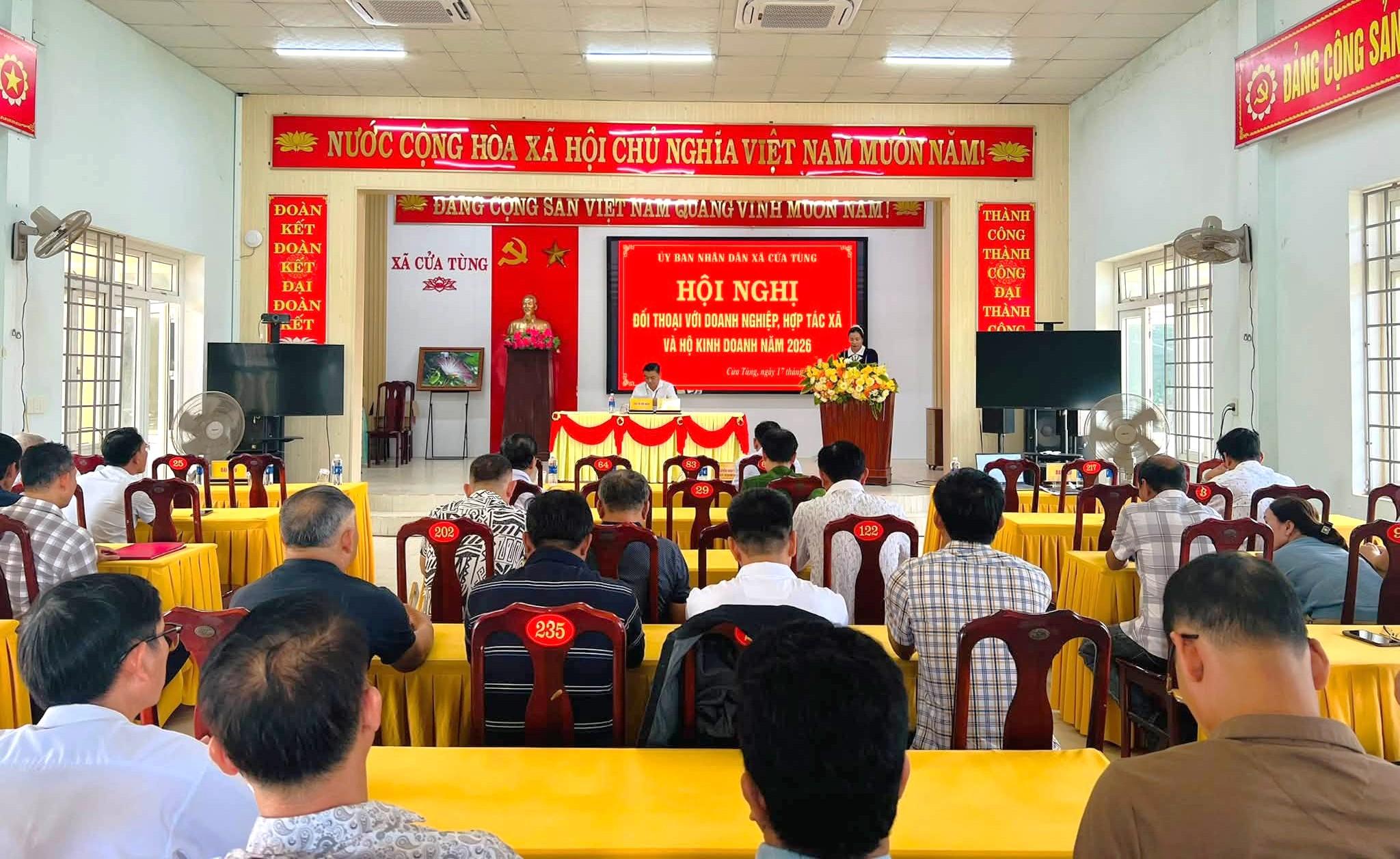 Cửa Tùng đối thoại với doanh nghiệp, hợp tác xã và hộ kinh doanh năm 2026